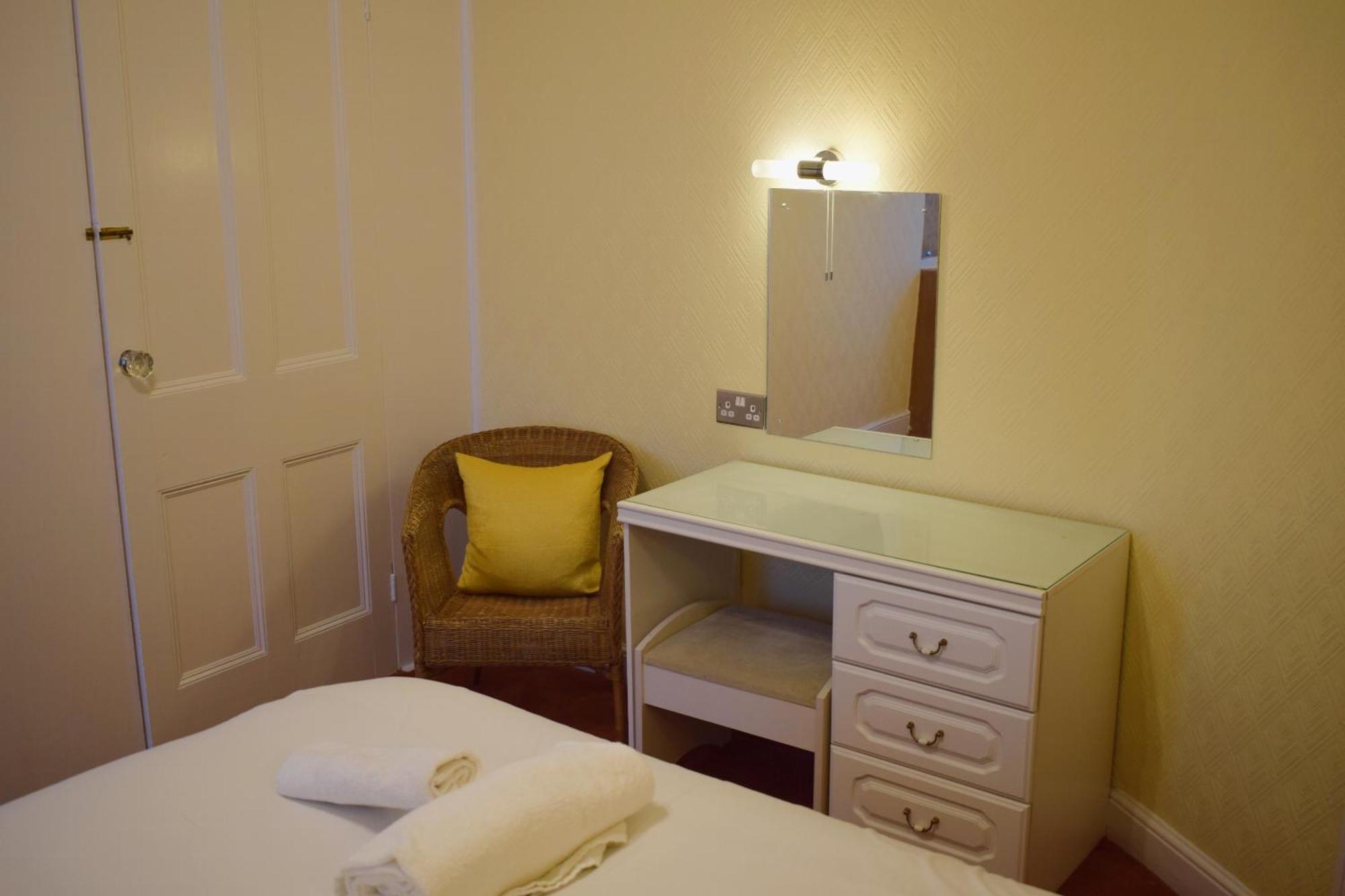 Penn House Hotel Weymouth Oda fotoğraf