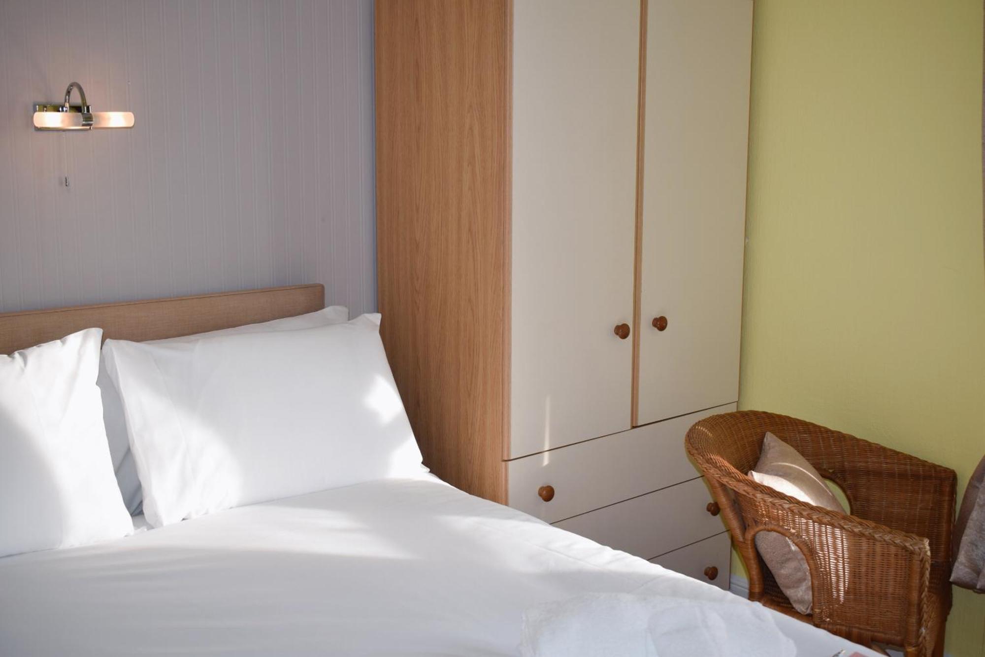 Penn House Hotel Weymouth Oda fotoğraf